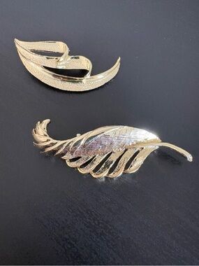 2 Vintage Gerry’s Brooches